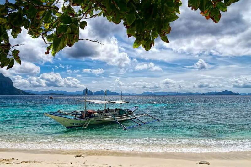 Boracay: Private Island Hopping & Snorkeling Tour - Who should consider this tour?