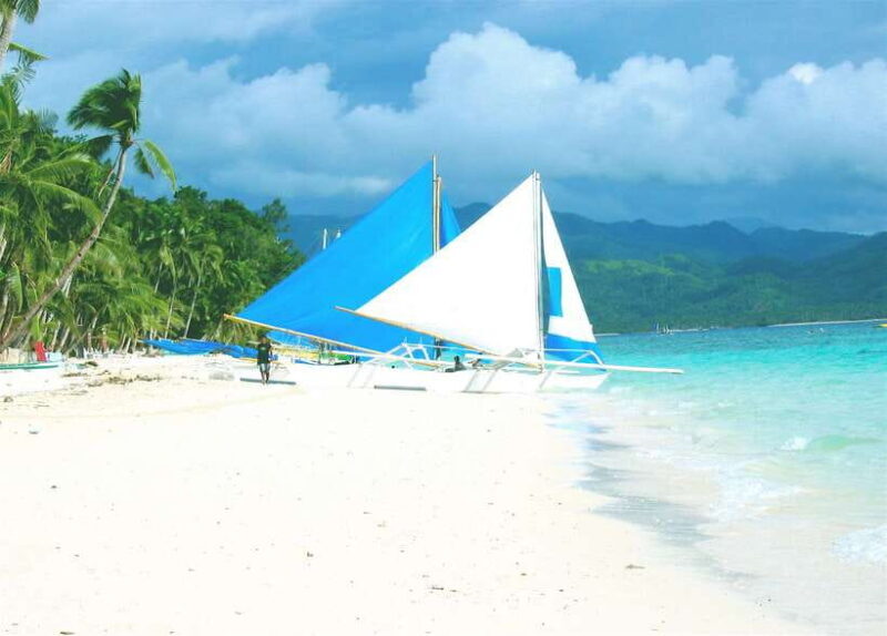 Boracay: Private Traditional Bamboo Boat Sailing Tour - What to Expect on the Bamboo Boat Tour