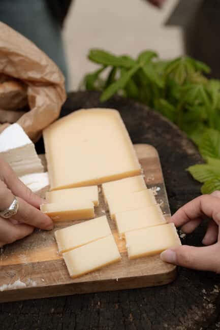 Bordeau: Chartrons Morning Food Tour - Why This Tour Offers Great Value
