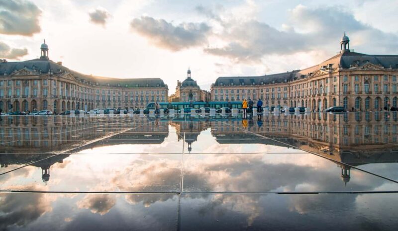 Bordeaux 1h30 City Walking Tour: Discover Historic Landmarks - Final Summary