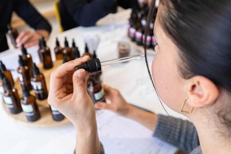 Bordeaux City Center : Perfume Creation Workshop 2h30 - FAQs