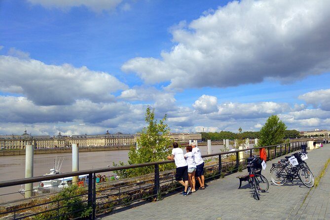 Bordeaux Essentials Sightseeing Bike Tour with a Local Guide - What You’ll See and Experience: The Itinerary in Detail