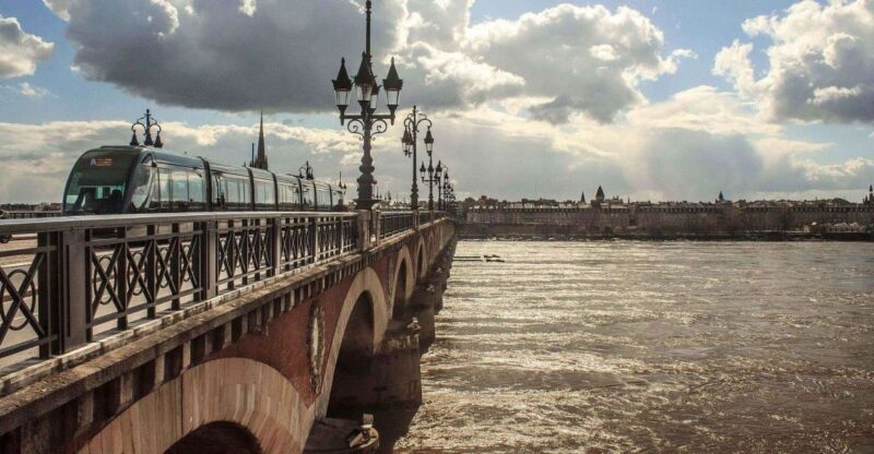 Bordeaux: Exclusive Private Guided Walking Tour - Assessing the Value