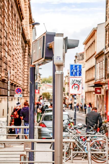 Bordeaux: Express Walk with a Local in 60 minutes - The Practical Details