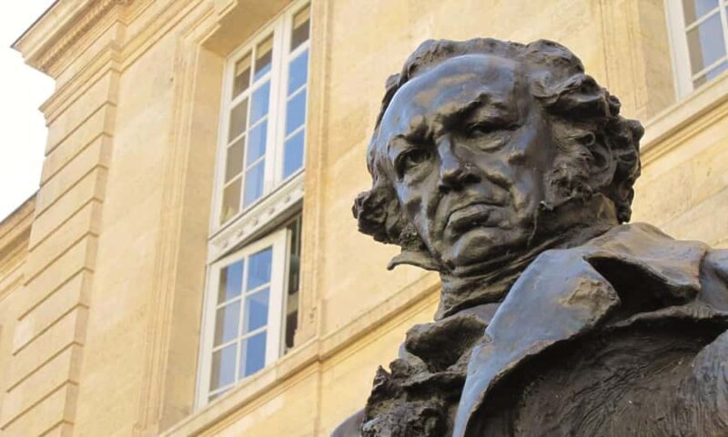 Bordeaux: Famous Figures 2h Walking Tour - A Deep Dive into the Bordeaux: Famous Figures 2h Walking Tour