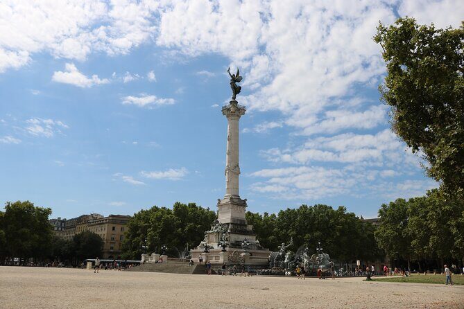 Bordeaux in a Day City and Chateau Visit Shared Walking Tour - The Perfect Balance of City and Countryside