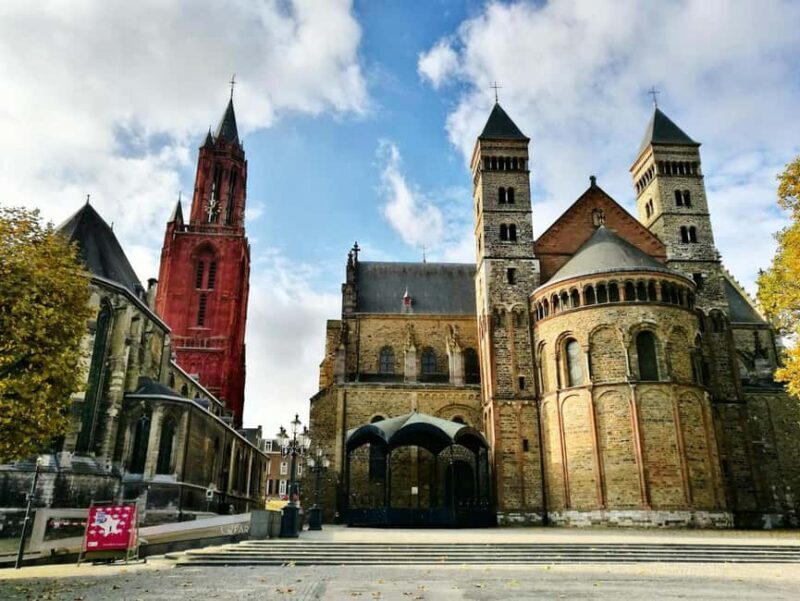 Bordeaux: Insta-Perfect Walk with a Local - The Sum Up