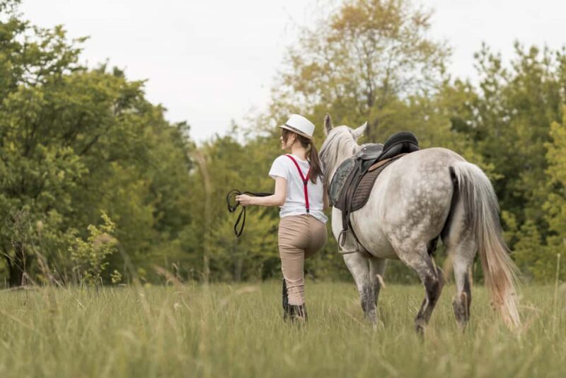 Bordeaux: Private Horseback Ride + Wine Tasting + Picnic - Saddle Up for a Unique Bordeaux Experience: Horseback Riding, Wine Tasting, and a Picnic