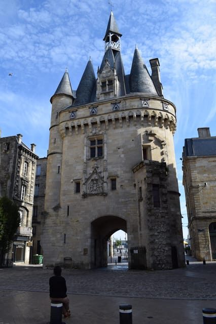 Bordeaux : see the whole city by bike - Authentic Experience and Practical Details