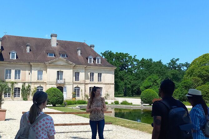 Bordeaux wine tour: 2 wineries (red & white wine) - Key Points