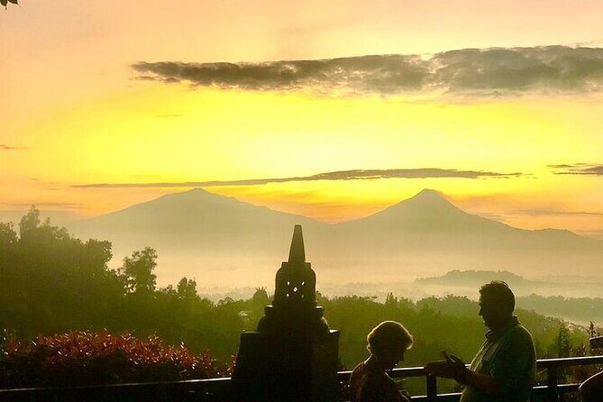 Borobudur Sunrise from Setumbu Hill and Great temples tour - The Experience in Detail