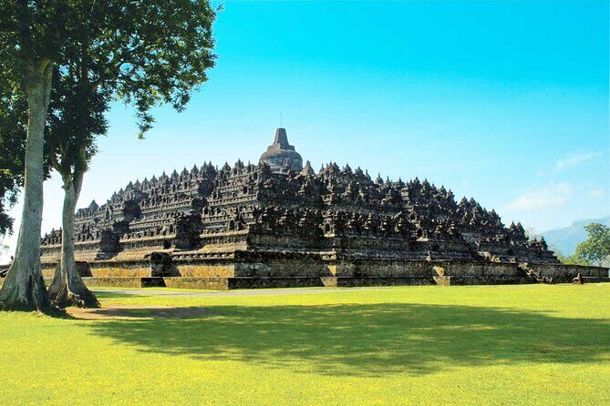 Borobudur Sunrise, Mt. Merapi & Prambanan Day Tour with Entry Fee - FAQ