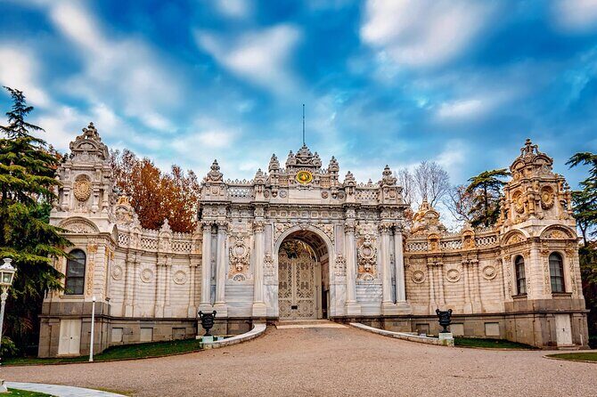 Bosphorus Cruise with Dolmabahce Palace and Istiklal Street Tour - Exploring Istanbul’s Charm: A Complete Review
