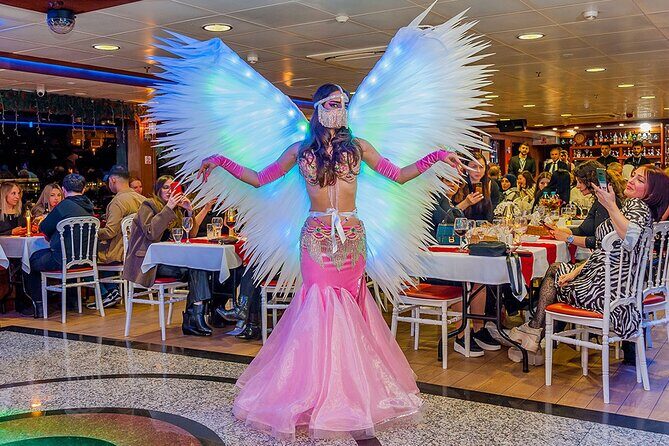 Bosphorus Dinner Cruise & Show with Private Table - Dining and Entertainment: What to Expect