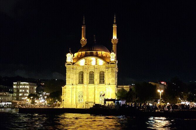 Bosphorus Night Cruise with Luxury Yacht - An In-Depth Look at the Bosphorus Night Cruise Experience