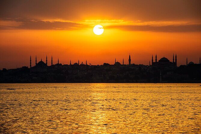 Bosphorus Private Sunset Cruise on a Yacht with Wine - An In-Depth Look at the Bosphorus Private Sunset Cruise