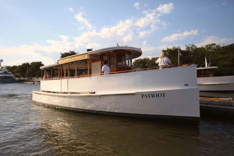 Boston: Harbor Cruise on 1920s-Inspired Yacht - Discover Boston from the Water on a 1920s-Inspired Yacht