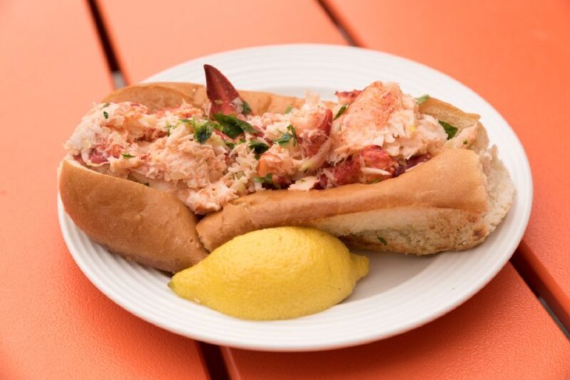 Boston: North End & Litte Italy Food Tour with 6 Tastings - Key Points