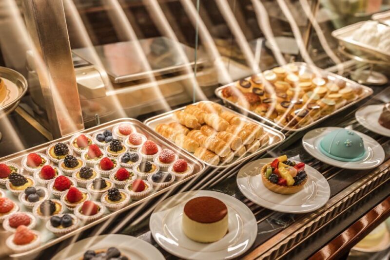 Boutiques and Patisseries: Book a Local in Paris - Who Should Consider This Tour?