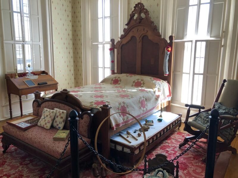 Bowling Green: Riverview at Hobson Grove Historic House - The Sum Up