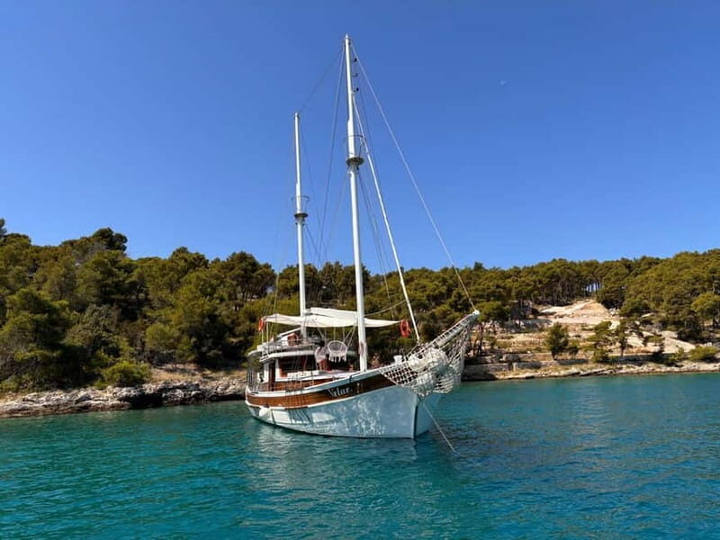 Brac/olta/Blue Lagoon - One-day excursion by boat - Key Points