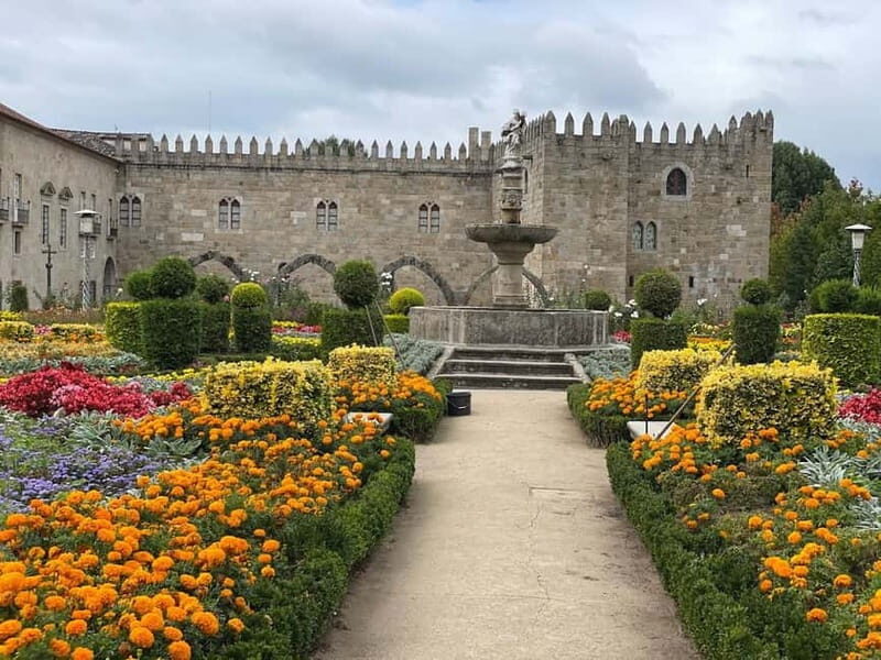Braga: Centre Private Walking Tour w/ Thermal Spring Entry - Discover Braga: A Walk Through Portugal’s Oldest City