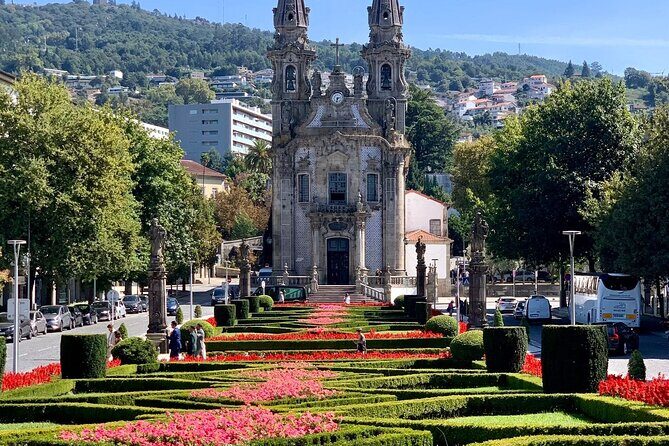 Braga/Guimarães: 1 Day with Lunch + farm and wine tasting - FAQ