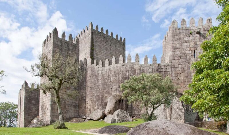 Braga & Guimaraes: Tour by Private Car - Exploring Braga & Guimarães: A Complete Guide