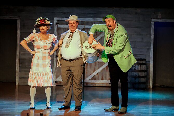Branson Comedy Bash Dinner Show - Bransons Best Comedy - Authentic Traveler Perspectives