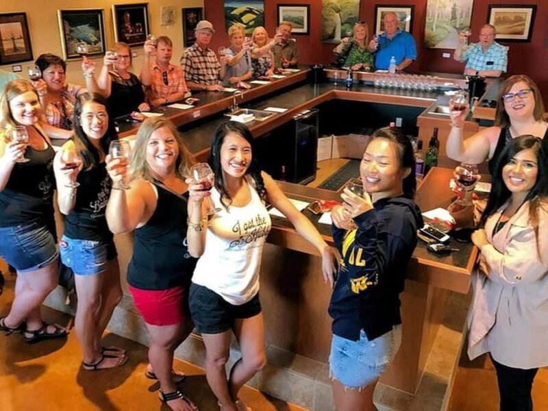 Branson: VIP Wine Tasting and Dinner Tour - Key Points