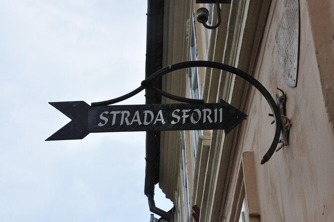 Brasov Old Town Small-Group Walking Tour - Piata Sfatului: The Heart of the Old Town