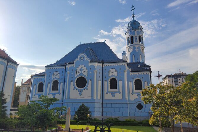 Bratislava City and Castle Private Tour with Minivan - Itinerary Breakdown: What You’ll See and Experience
