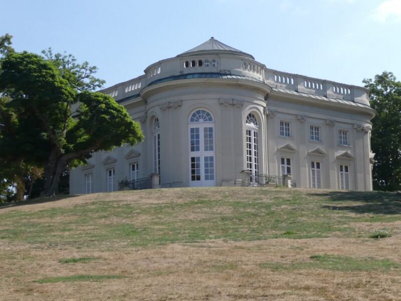 Braunschweig: Private City Walking Tour with Certified Guide - Who Should Consider This Tour?