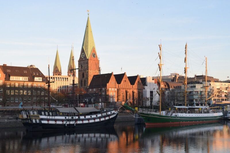 Bremen: Private Walking Tour with a Professional Guide - Key Points