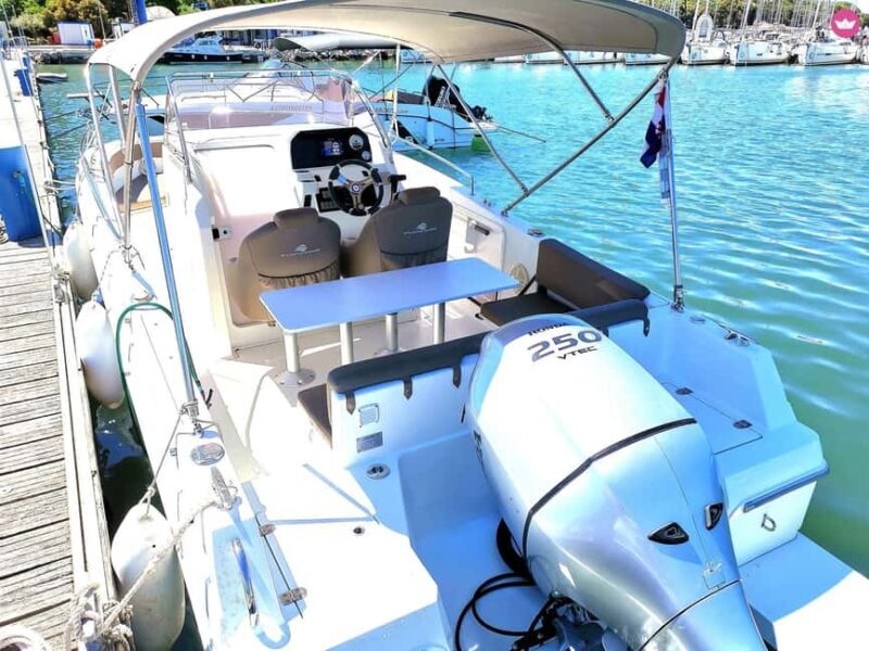 Brioni Private Sunset and Dolphin Boat Tour up to 11 people - Key Points