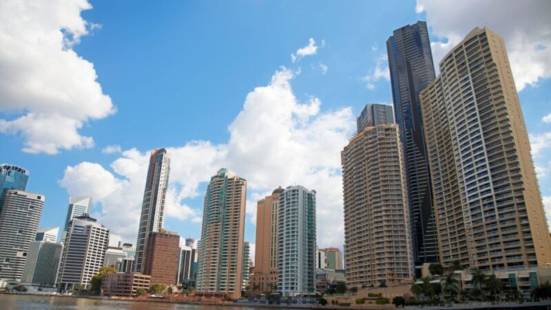Brisbane: Donuts & Discovery Walking Tour - Coexistence of Old and New: Heritage Meets Modernity
