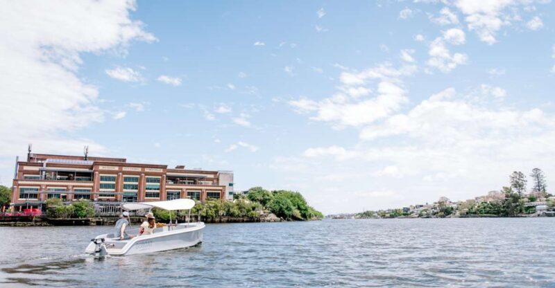 Brisbane: Electric Picnic Boat Rental from Breakfast Creek - An Authentic and Relaxed Way to Experience Brisbane