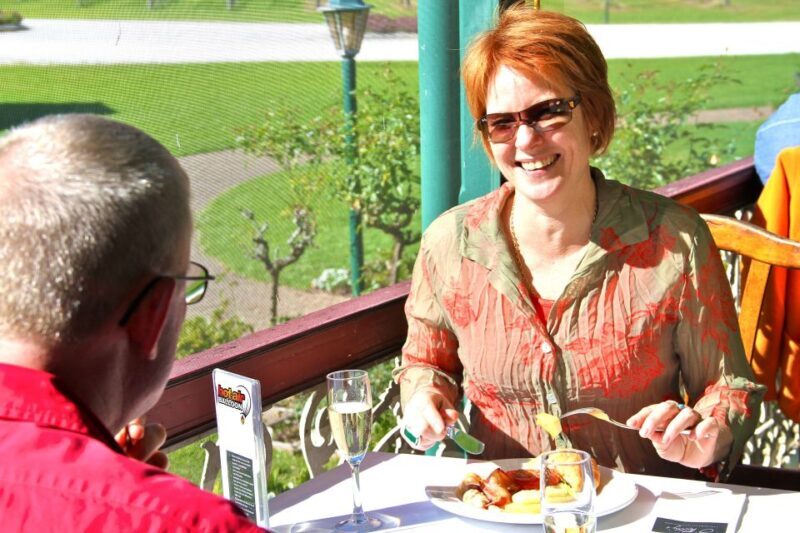 Brisbane: Hot Air Balloon Flight with Vineyard Breakfast - Key Points