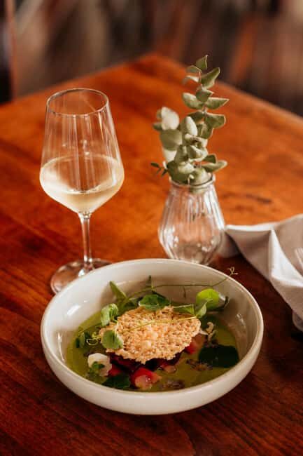 Brisbane: Wine & Dine In The Vines - What’s Included and What’s Not