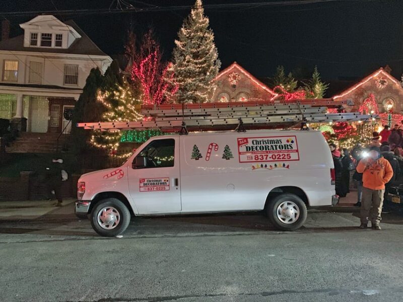 Brooklyn: Dyker Heights Christmas Walking Tour - Authenticity, Atmosphere, and Authentic Details