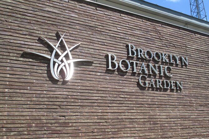 Brooklyn Self-Guided Walking Tour and Scavenger Hunt - Key Points