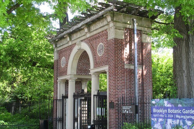 Brooklyn Self-Guided Walking Tour and Scavenger Hunt - An In-Depth Look at the Brooklyn Self-Guided Tour