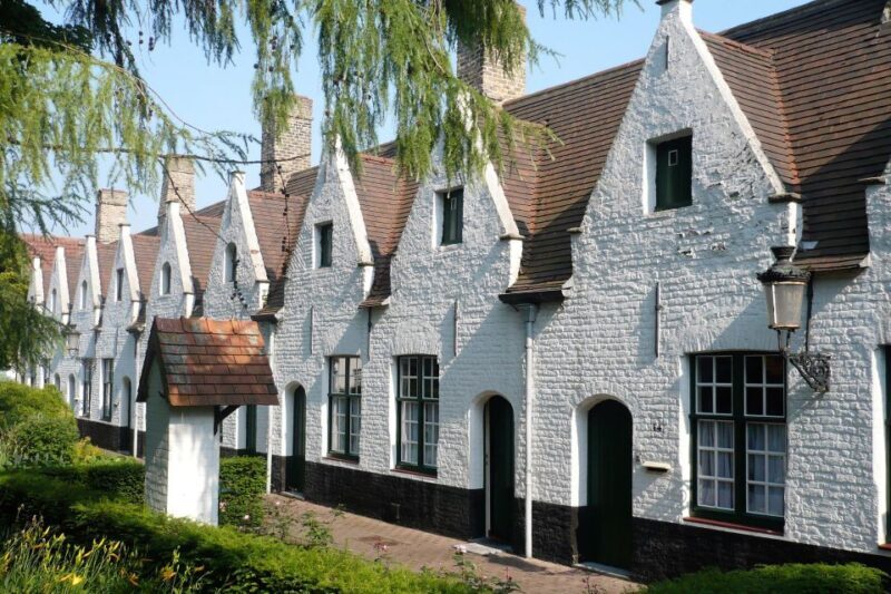 Bruges Beer and Chocolate Walking Tour - Deep Dive into the Itinerary
