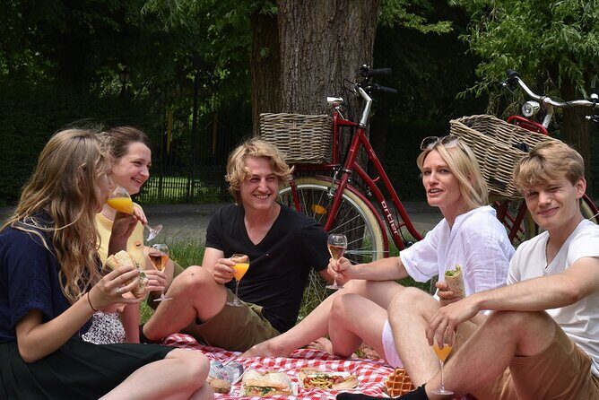 Bruges, Guided Retro Biketour: Highlights and Hidden Gems - Who is This Tour Best For?