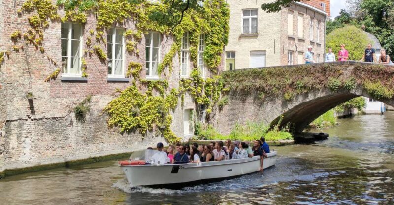 Bruges: Small Group Boat Cruise and Guided Walking Tour - A Deep Dive into the Bruges Tour Experience
