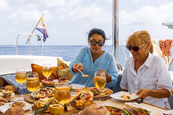 Brunch & Snorkel Catamaran Tour - Experience Bonaire with the Brunch & Snorkel Catamaran Tour