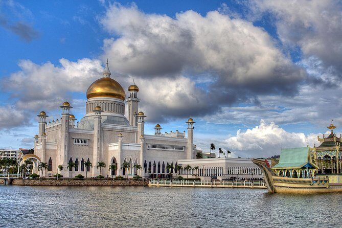 Brunei Half Day City Tour with Royal Regalia, Istana Nurul Iman & Kampung Ayer - FAQ