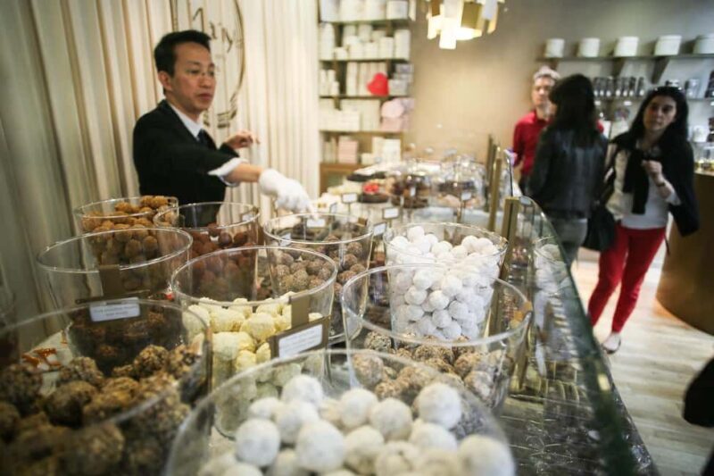 Brussels: Chocolate Appreciation and Tasting Walking Tour - A Closer Look at the Brussels Chocolate Tour