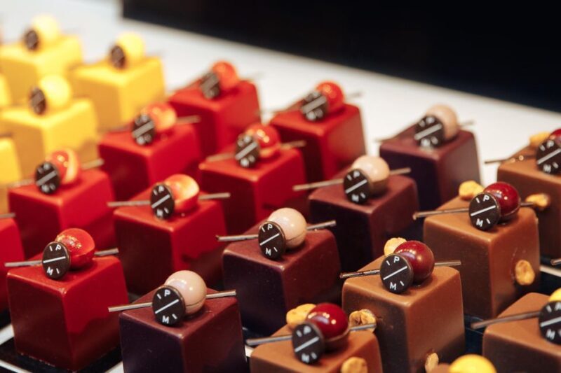 Brussels: Chocolate Workshop and Guided Walking Tour - Exploring Brussels Through Chocolate and Sights