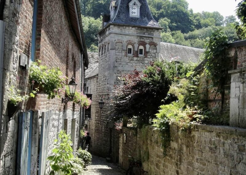 Brussels: Durbuy and Kasteel Bouchout Private Day Trip - Key Points